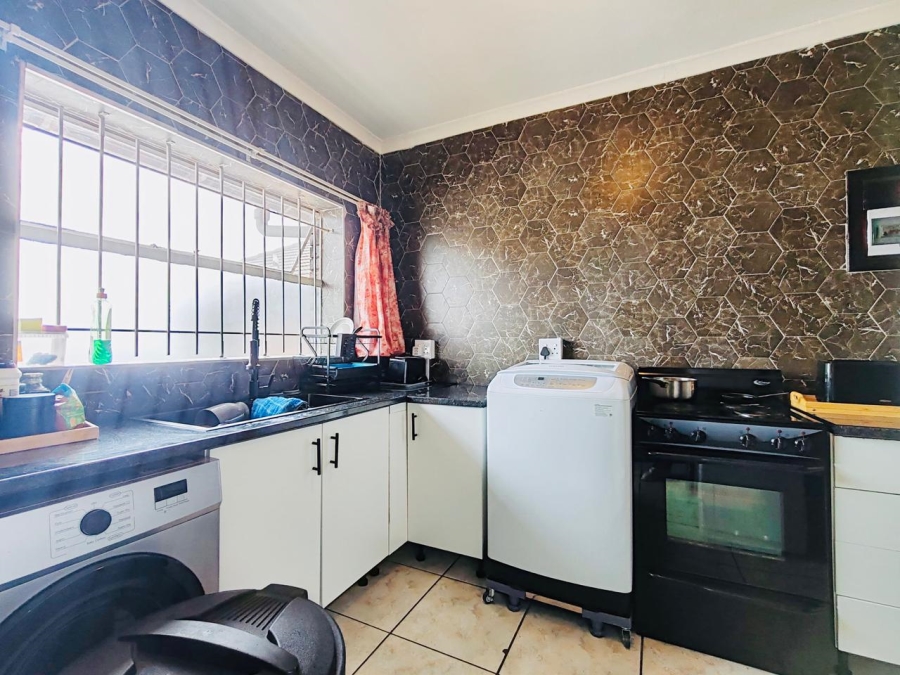 2 Bedroom Property for Sale in Maitland Western Cape